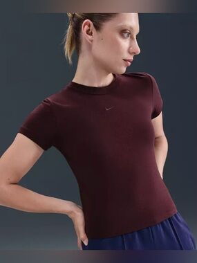 NWT Nike Women's Burgundy/Maroon Slim Fit Nike Tee W/Embroidered Swoosh (Size S)